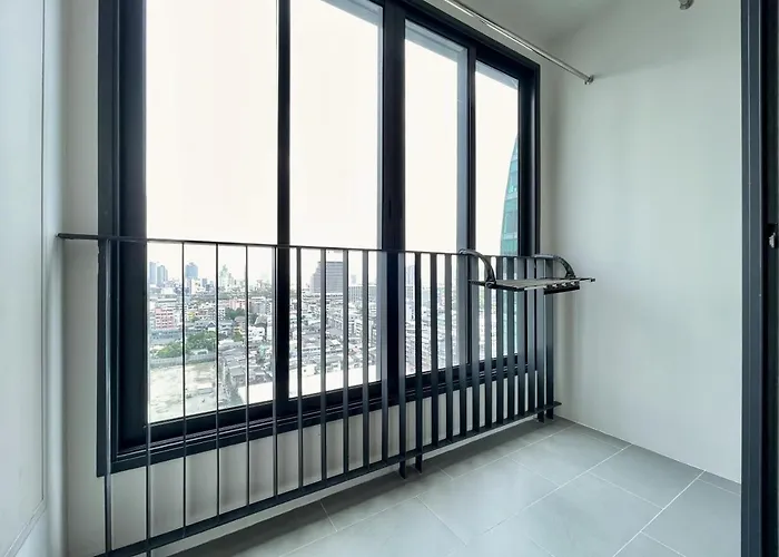 Near Bts L Centralworld L Pool And Sauna